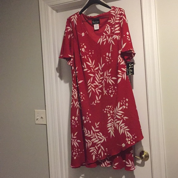 Brand New!! Red&white floral dress. 2 r available. - Picture 6 of 8